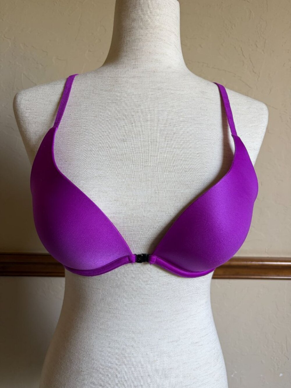 Victoria's Secret Front Closure Plunge Bra Pink Underwire Lined 34B